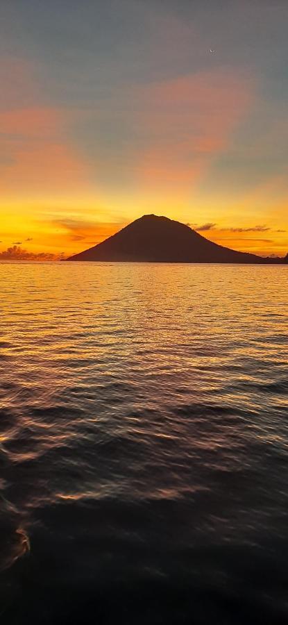 Blue Shark Divers Bunaken Exterior foto