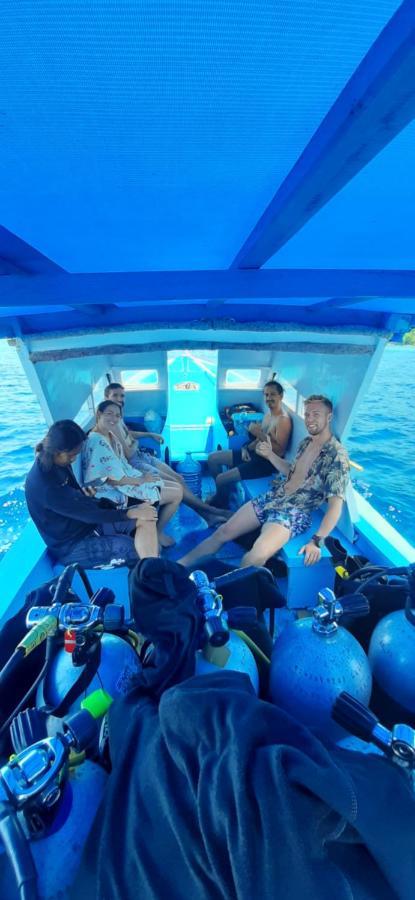 Blue Shark Divers Bunaken Exterior foto